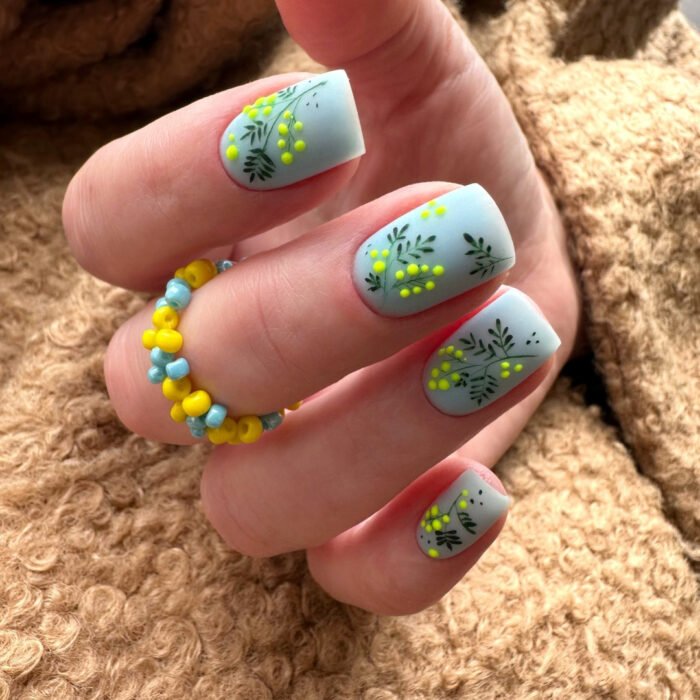 NAILSOFTHEDAY Cream Base 05 – miętowa baza do wrażliwych paznokci, 10 ml - obrazek 3