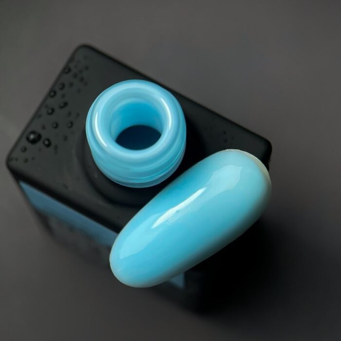 NAILSOFTHEDAY Cream Base 06 – niebieska baza do wrażliwych paznokci, 10 ml - obrazek 3