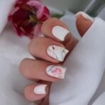 NAILSOFTHEDAY Bottle Gel 01 – biały żel do wzmocnienia i naprawy, 10 ml - obrazek 4