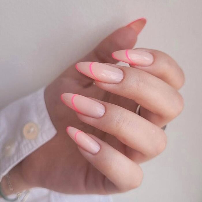 NAILSOFTHEDAY Bottle Gel 04 – mleczno-beżowy żel do wzmocnienia i naprawy, 10 ml - obrazek 4