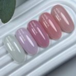 NAILSOFTHEDAY Cover Base NEW Milk 01 – półprzezroczysta chłodno-mleczna baza hybrydowa, 10 ml - obrazek 3