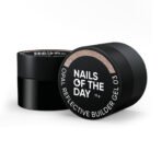 NAILSOFTHEDAY Opal reflective Builder gel 03 – ciepły nudowy żel budujący z opalowym połyskiem i drobinkami odblaskowymi, 15 g