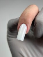 TOUCH Builder liquid 16 – biało-srebrny mocny żel z drobinkami o płynnej konsystencji, 15 ml - obrazek 3