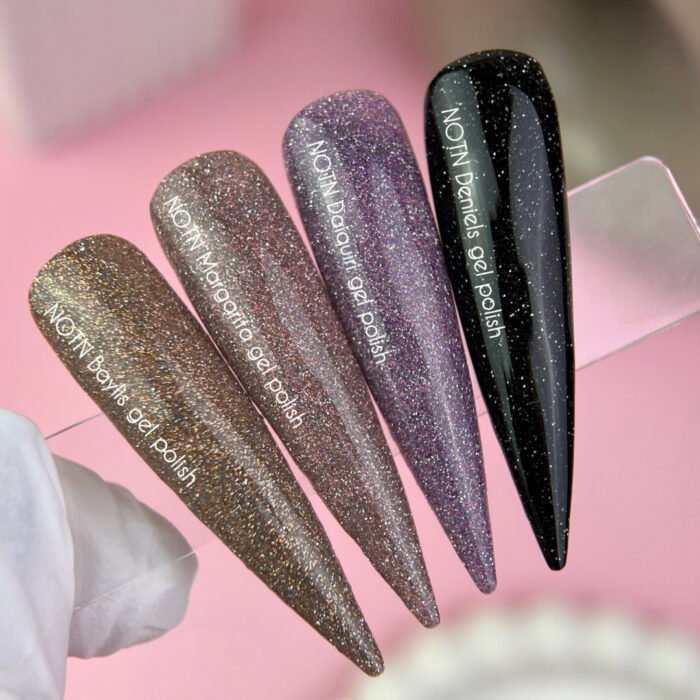 Lakier Hybrydowy NAILSOFTHENIGHT Baylis – 10 ml – złoty lakier z odblaskową drobinką z kolekcji Cocktail - obrazek 2