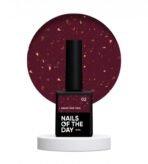 NAILSOFTHEDAY Malbec base Potal 02 – witrażowa krwisto-czerwona baza hybrydowa ze złotymi płatkami 10 ml