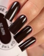 NAILSOFTHEDAY Color of the month November 2025 Deep Brown – czekoladowy lakier hybrydowy, 10 ml - obrazek 2