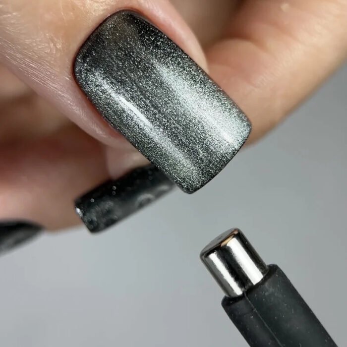 NAILSOFTHEDAY – magnes do zdobień manicure z efektem kociego oka - obrazek 3