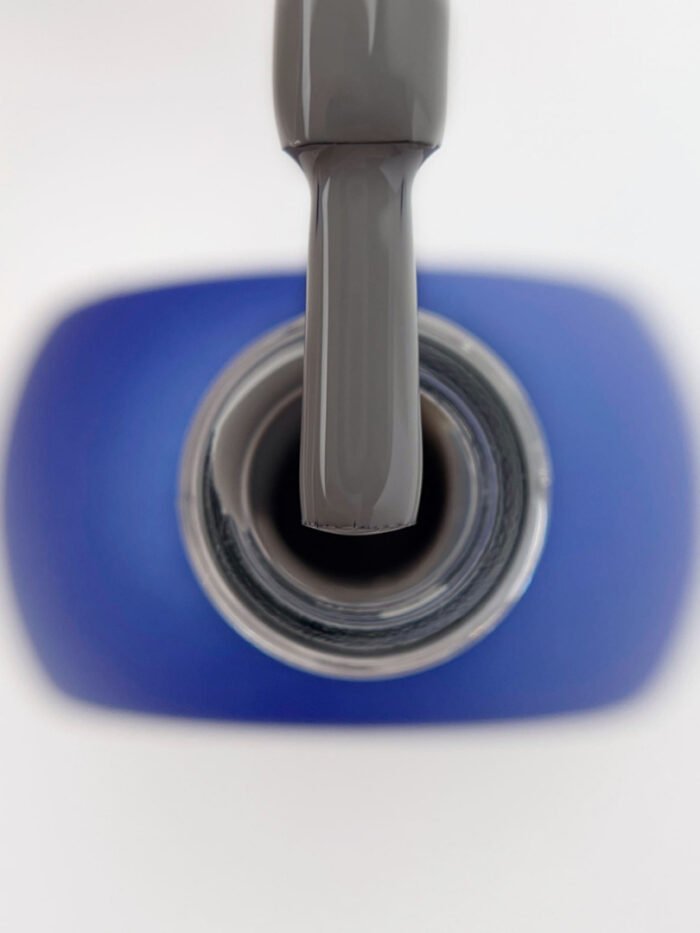 TOUCH gel polish 23 – ciemno-szary kryjący lakier hybrydowy, 9 ml - obrazek 2