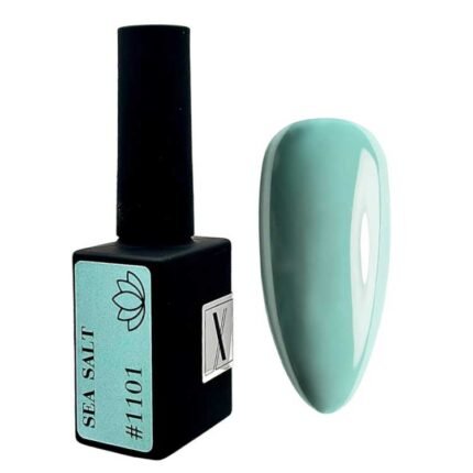 Lakier hybrydowy turkusowy Sea Salt #1101 kolor próbka na tipsie
